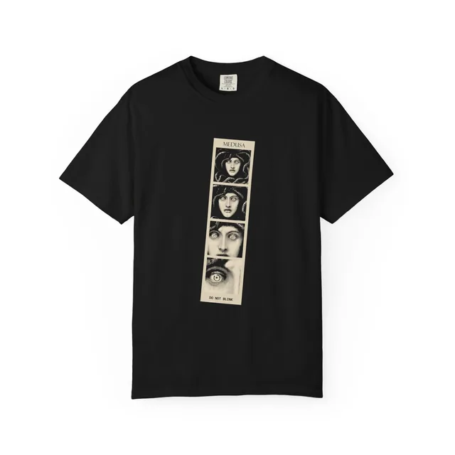 Do not blink. — Medusa (Haupt der Medusa), Franz von Stuck, 1892 design printed on a t-shirt